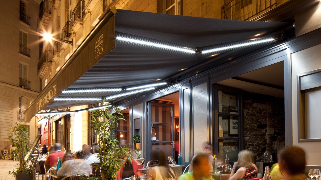 Store Banne Madrid - Restaurant Les Petits Oignons à Nantes (44) par Espacio