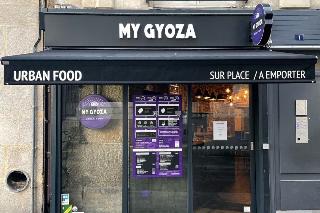 Store banne Madrid installé au restaurant My Gyoza à Nantes (44) par Espacio