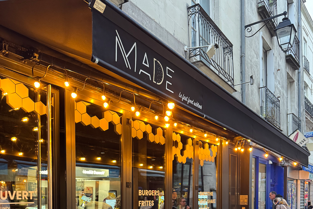 Store Banne installé au restaurant MADE Burger à Nantes (44) par ESPACIO