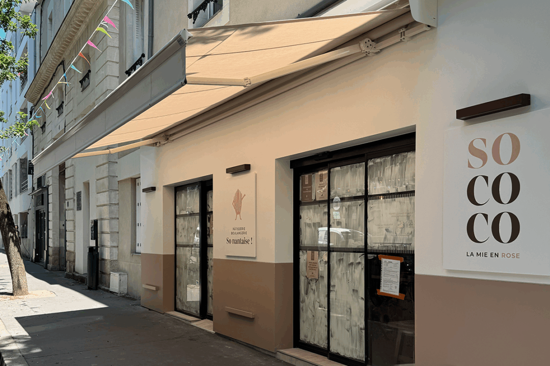 Store banne Madrid installé pour la Boulangerie SO COCO à Nantes (44) par ESPACIO
