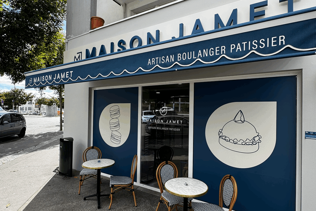 Ré-entoilage store banne à la Boulangerie Maison Jamet à Orvault (44) par ESPACIO